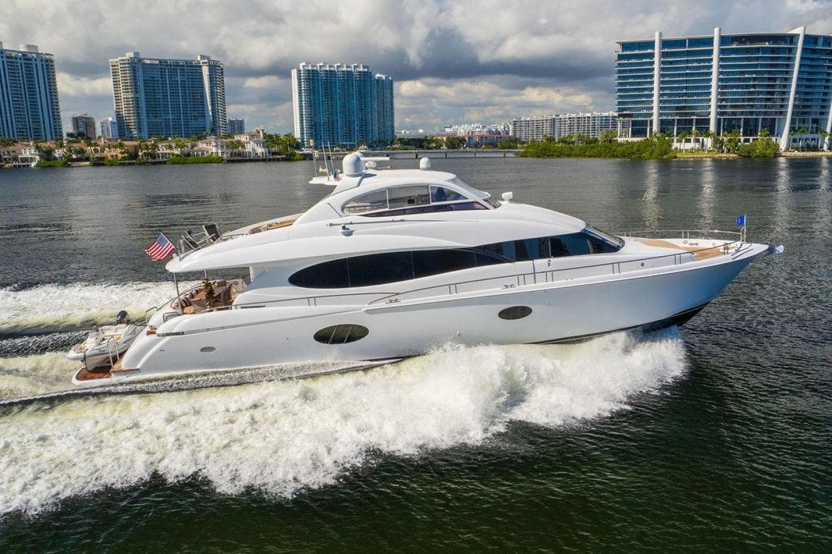 Lazzara Flybridge1