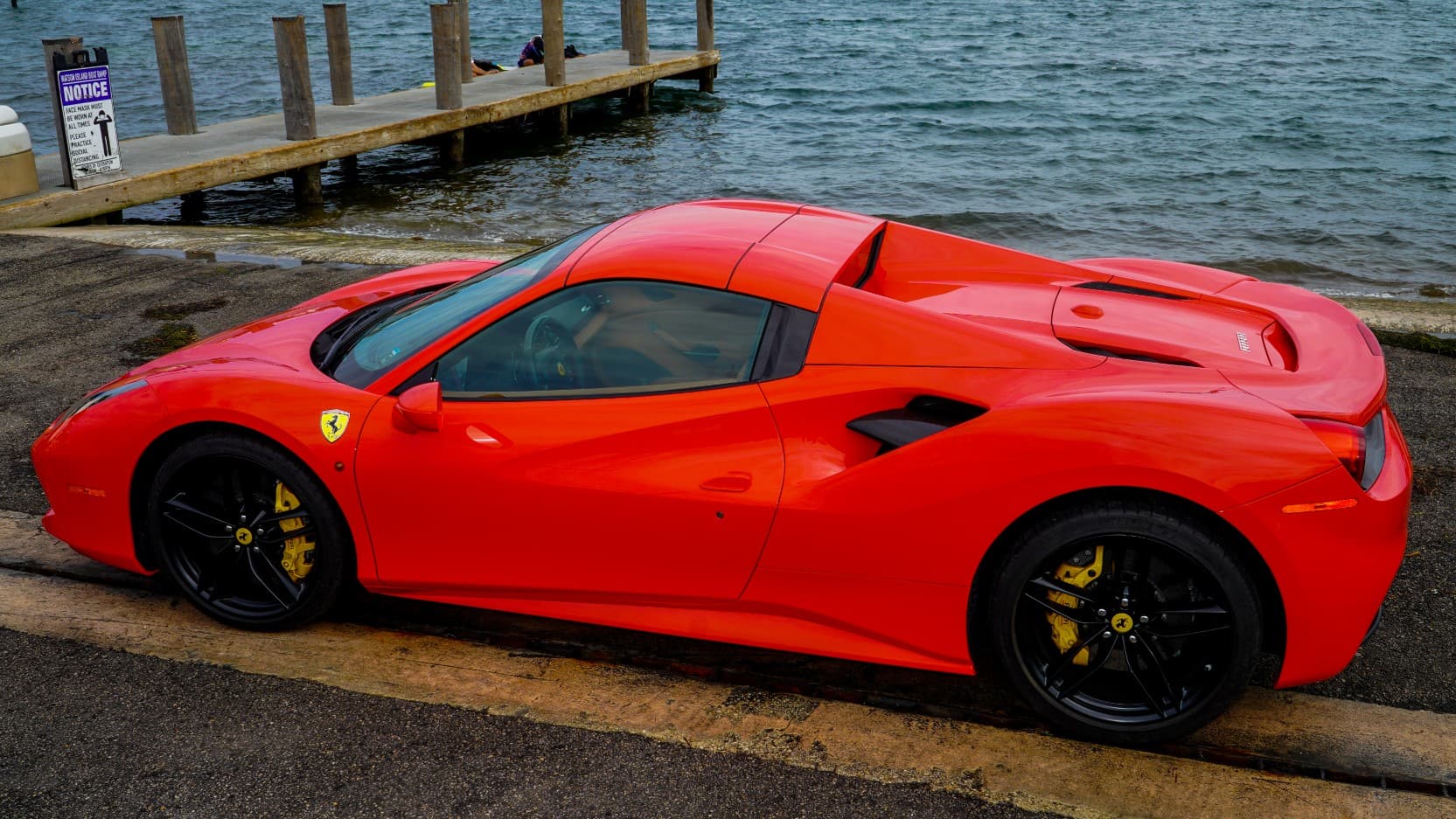 488 Ferrari1