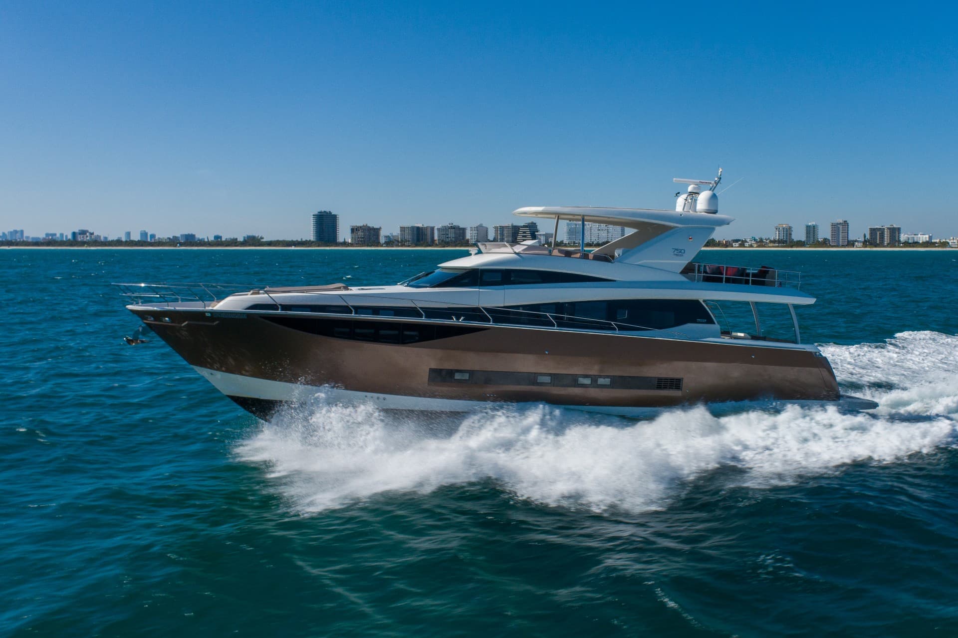 Prestige Flybridge2