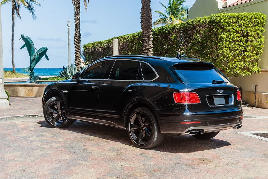 Bentayga Black1